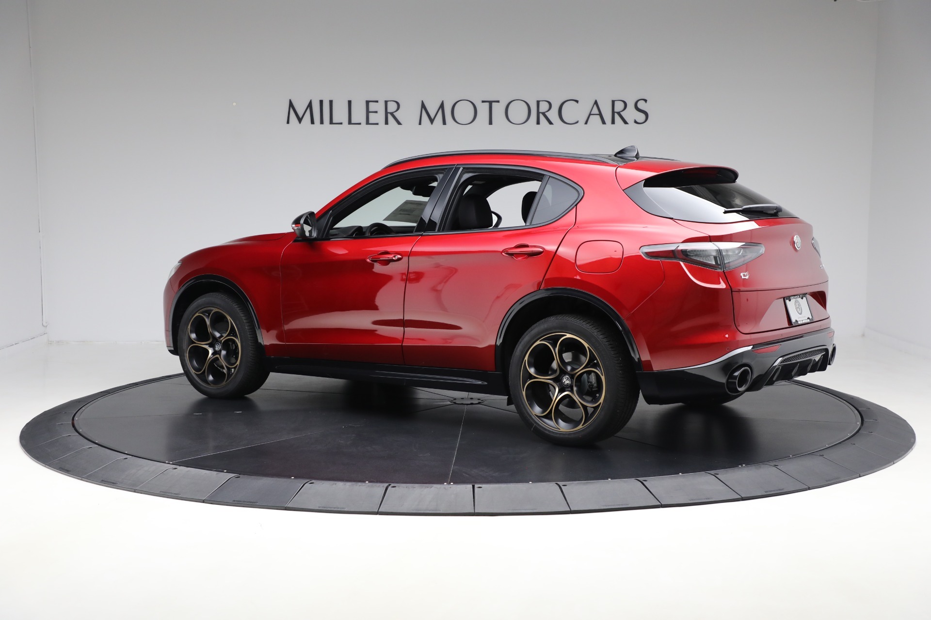2025 Alfa Romeo Stelvio Sprint Base photo 4