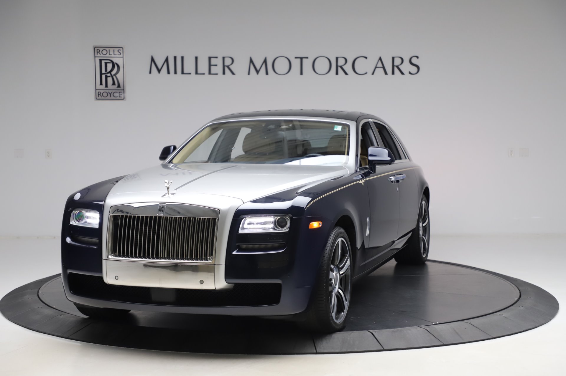 Rolls-Royce Ghost Features and Specs