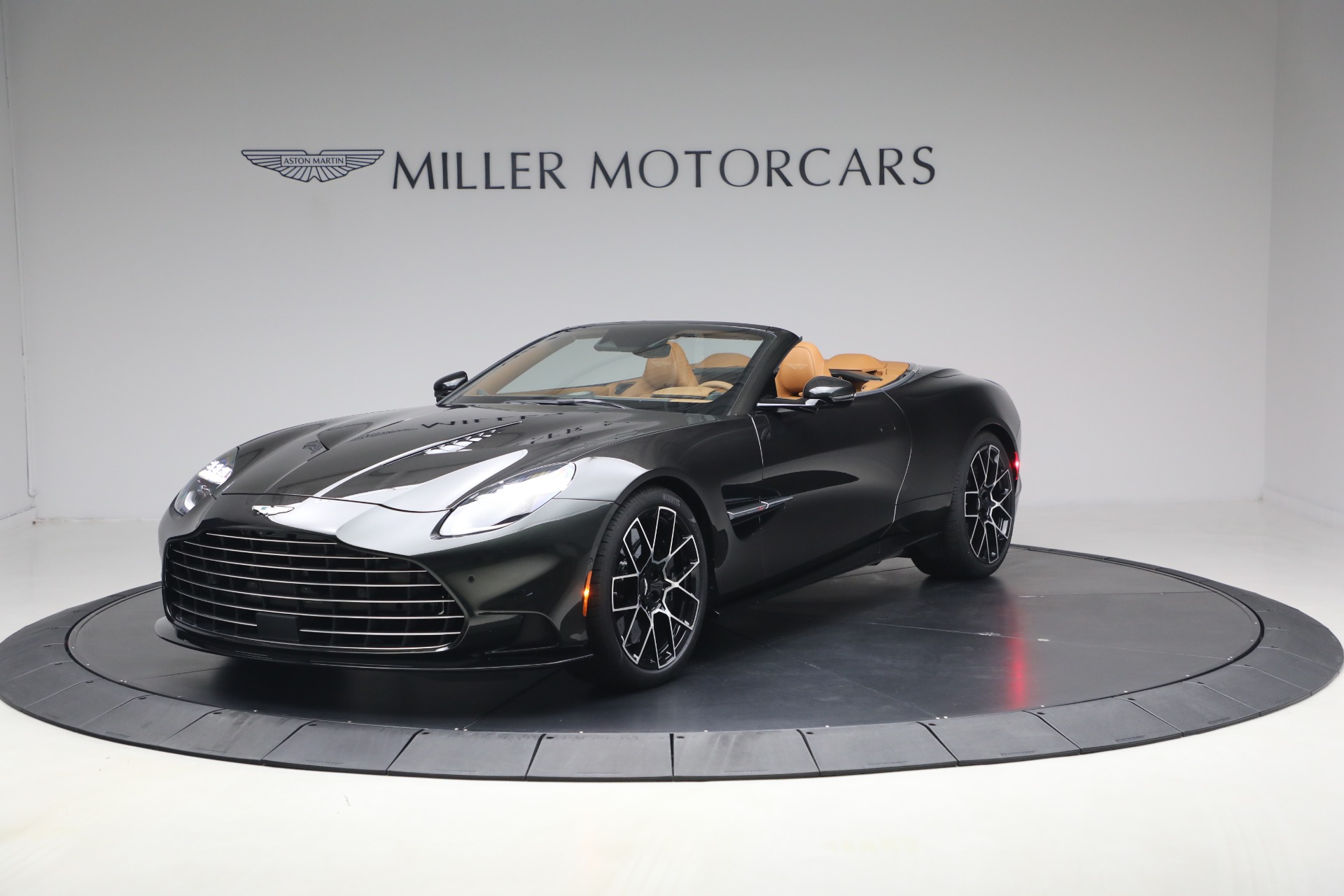 New 2026 Aston Martin Vanquish Volante For Sale ($581,800