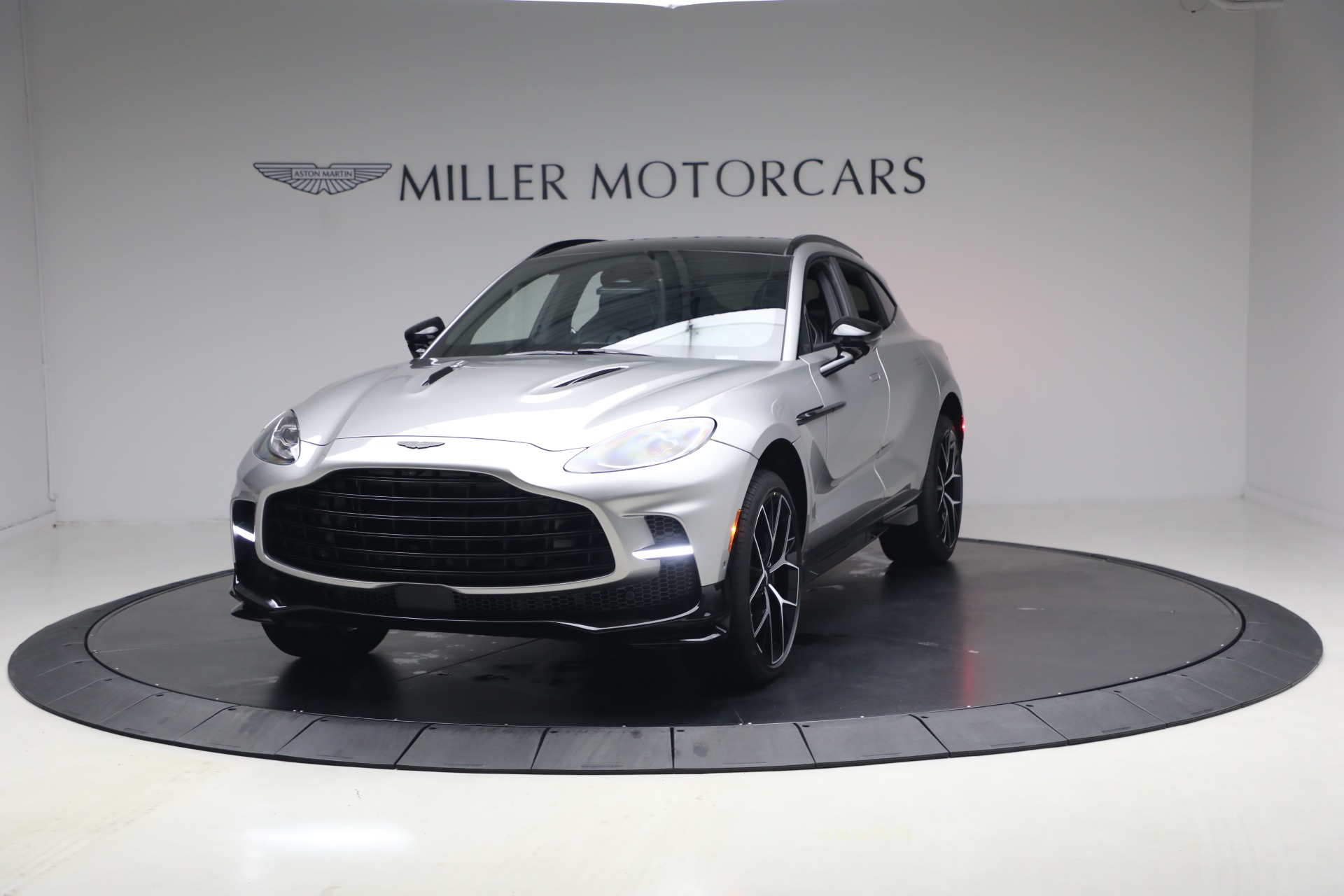 New 2026 Aston Martin DBX 707 For Sale ($333,500) | Miller